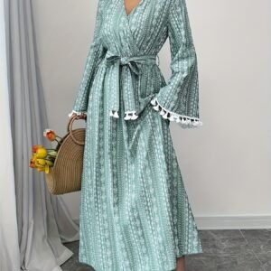 فستان الأناقة الفرنسية: إطلالة ساحرة لمواسم متجددة