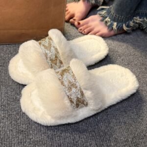 راحة مترفة، أناقة متجددة: شبشب CLOUDSTRIDE الفاخر للنساء