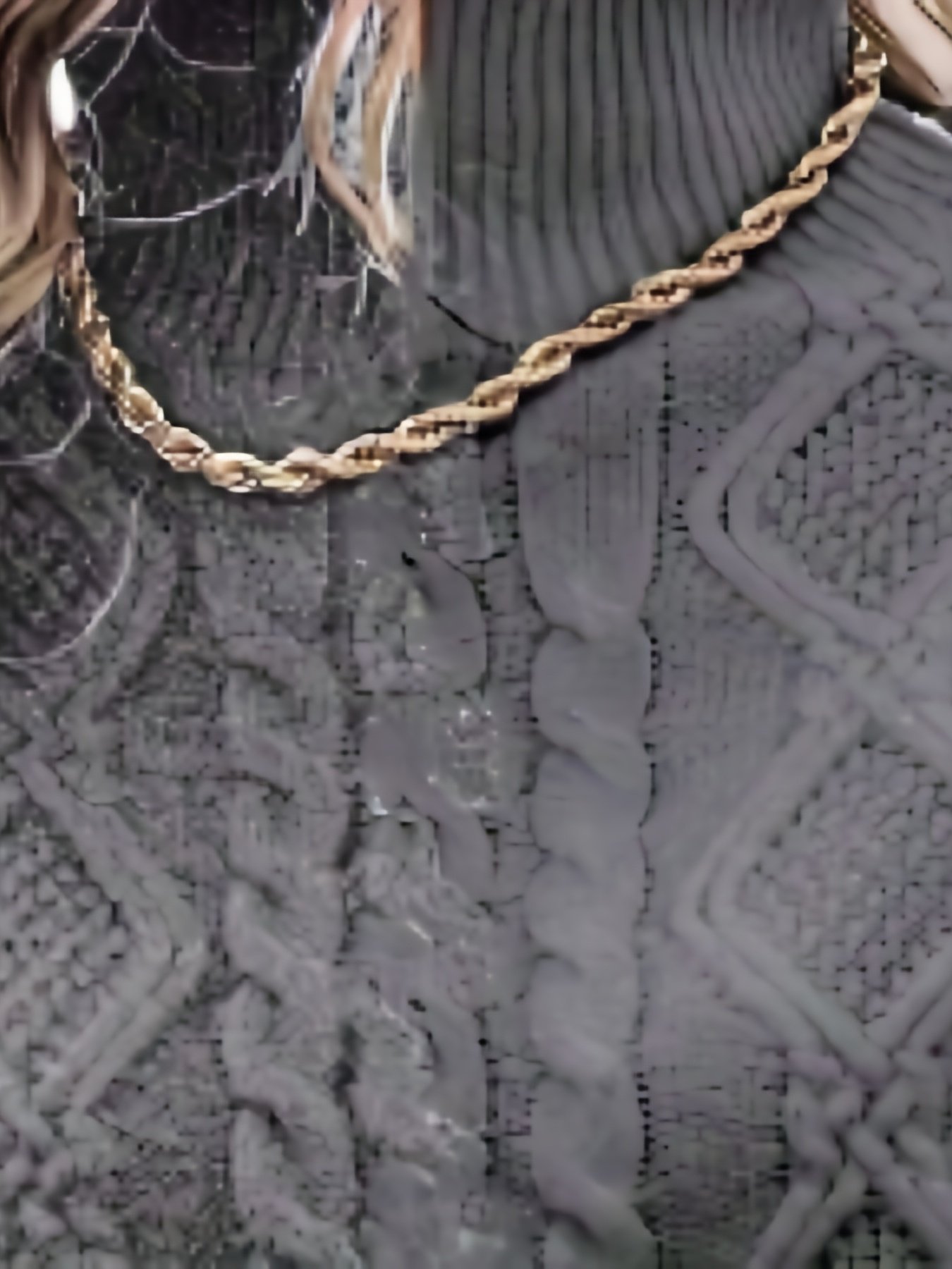 الدفء الفاخر والأناقة المطلقة: سويتر الرقبة العالية - الصورة 7