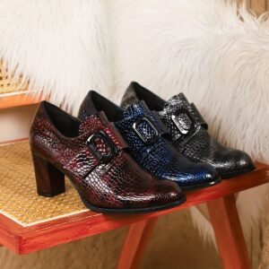 أحذية أوكسفورد الفاخرة: أناقة عصرية وكعب ثابت لكل مناسبة!