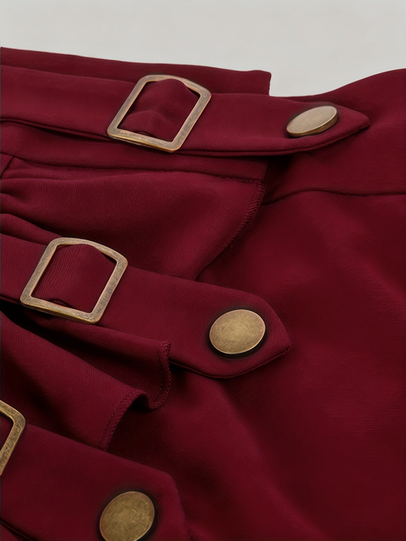 חצאית הפיראטית הוינטג': קסם התחרה והקפלים המרהיבים! – תמונה 4