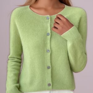 تألقي بلمسة الأناقة الراقية: كارديجان الصوف الأخضر الفاتح الفاخر