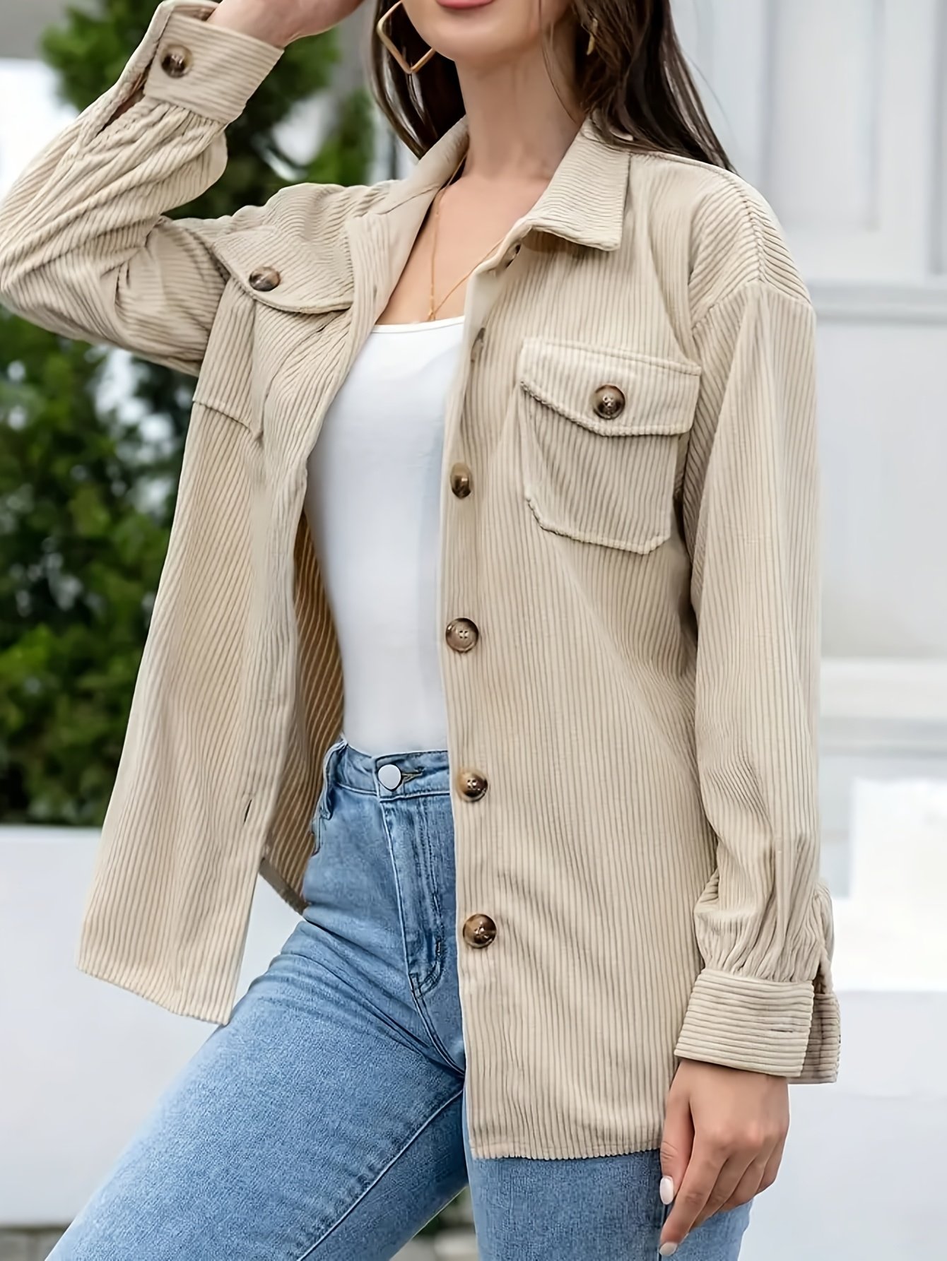 אלגנטיות קורדורוי קאקי: החולצה המושלמת שלך לאביב!