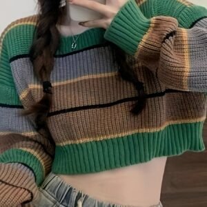 الأناقة بلا مجهود: سترة مقلمة لمظهرك اليومي المريح