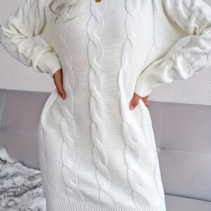 أناقة دافئة بلا حدود: سترة الكابل المحبوكة لكل امرأة