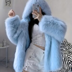 מעיל חורף קטיפתי: אלגנטיות שתחמם את נשמתך