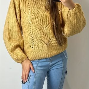 تألقي بدفء وأناقة: كنزة الشتاء العصرية لمظهر يخطف الأبصار!