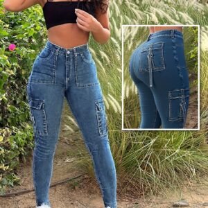 جينز الكاحل الضيق: إطلالة الشارع الأيقونية بلمسة عتيقة مميزة