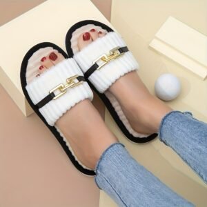 Cloudstride Slippers: Elegant Comfort for Every Moment!