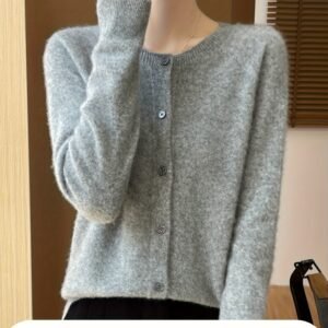 كارديجان الصوف الفاخر: دفء وأناقة لا مثيل لهما