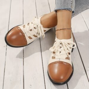 “Elegance of Time” Lace-Up Shoe: Classic Comfort for Everyday!