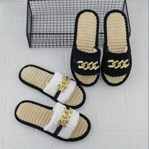 כפכף האלגנטיות המוזהבת: פנקי את כפות רגלייך בנוחות ויוקרה כל השנה!