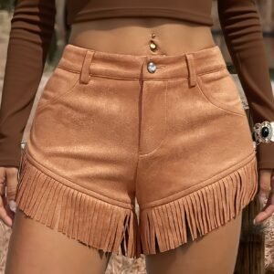 شورت ريترو الشراشيب: جاذبية الغرب بلمسة عصرية