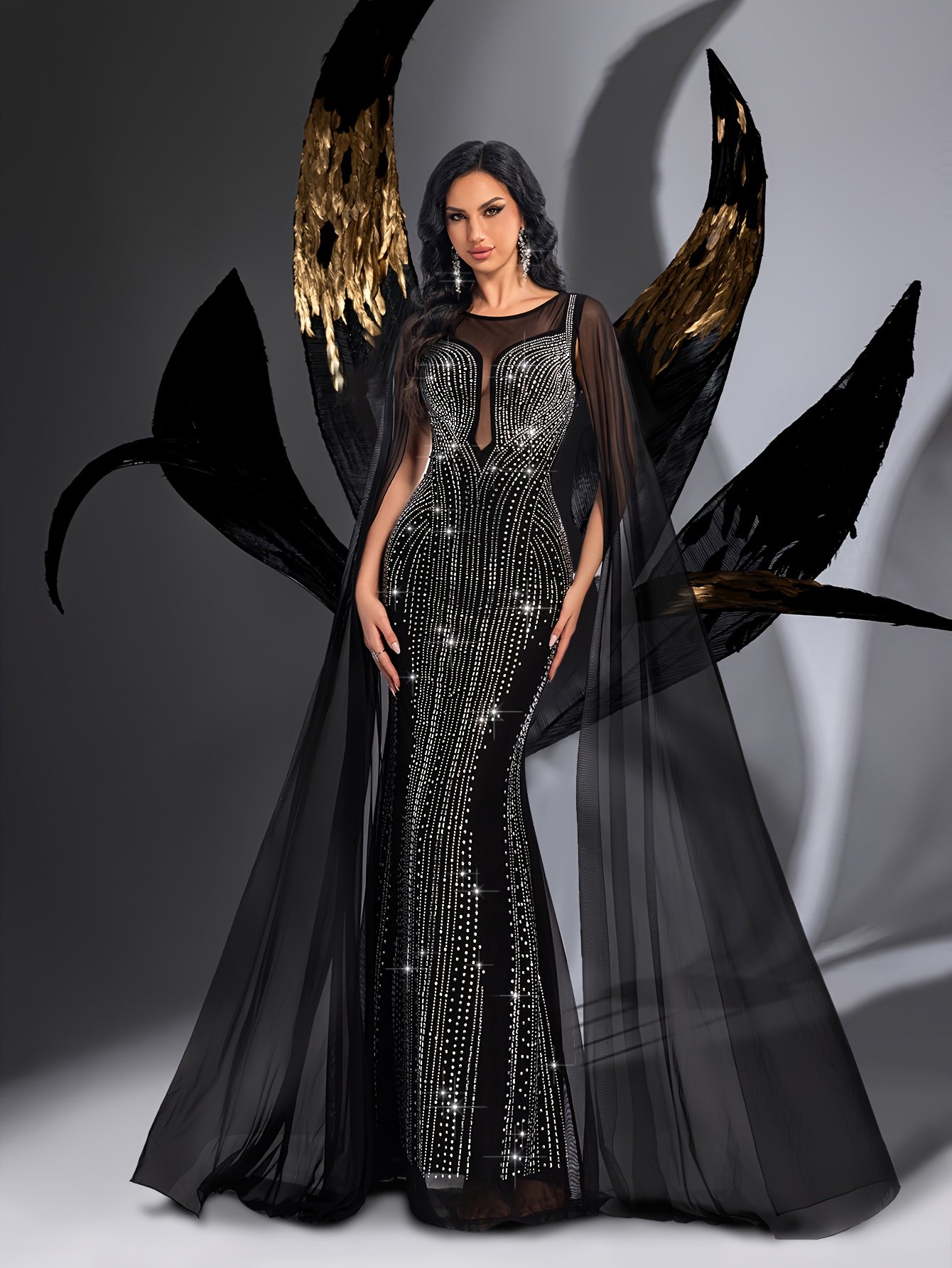 שמלת QOQ השחורה: כוכבת הערב במראה בלתי נשכח