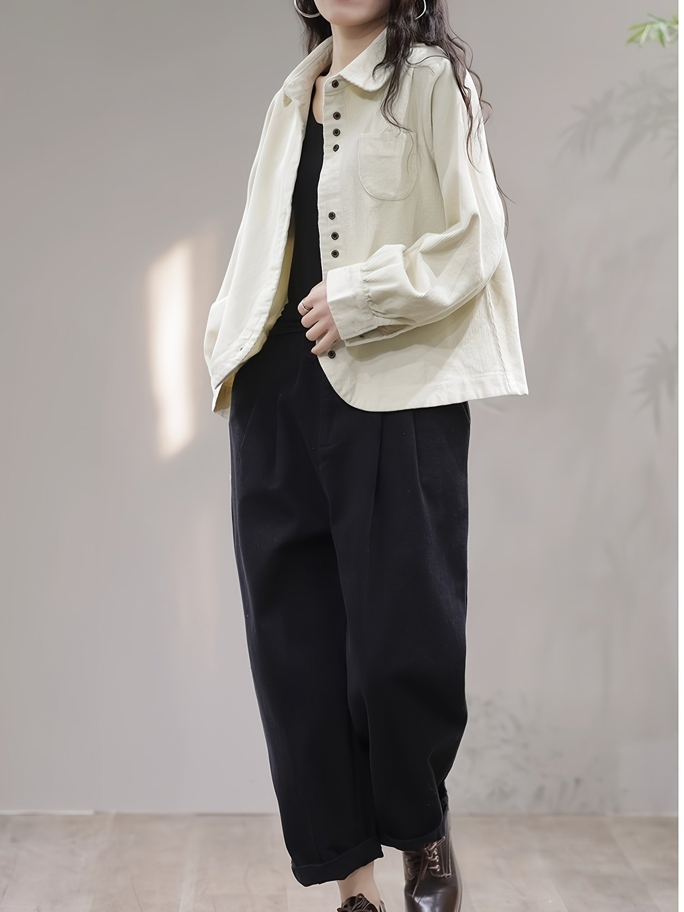 אלגנטיות סתווית חמה: חולצת קורדרוי אמנותית בעיצוב ייחודי! – תמונה 9