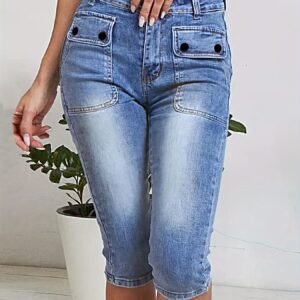 شورت برمودا الدنيم: أناقة الصيف التي تبرز منحنياتك بجمال!