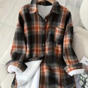 دفء وأناقة لا تضاهى: قميص الكاروهات المبطّن الجديد!