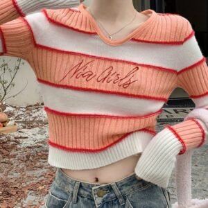 كنزة الأناقة والراحة: تصميم فريد بقصة جذابة!