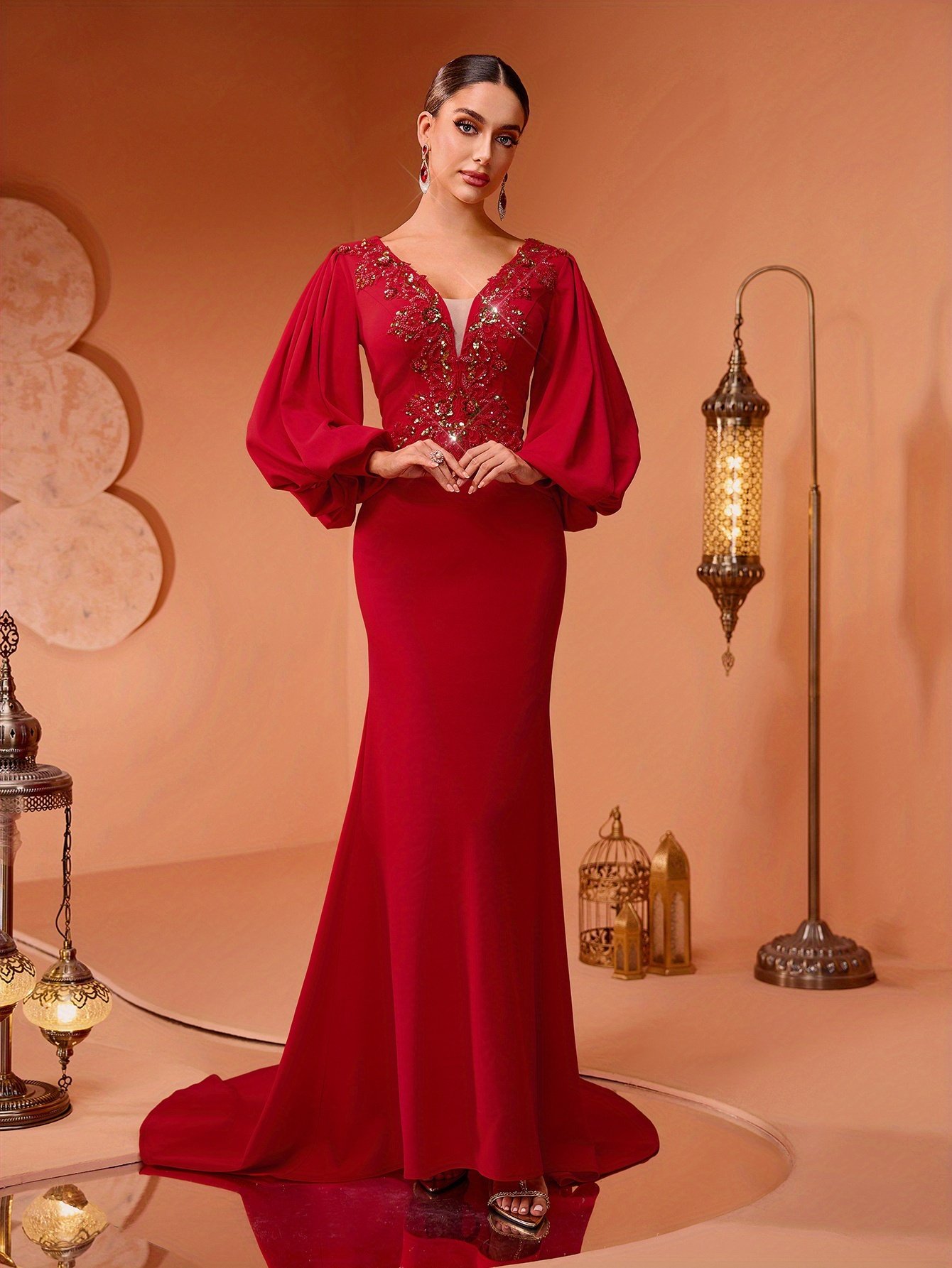 זוהר זהוב: שמלת בת הים היוקרתית לאישה יוצאת דופן – תמונה 4