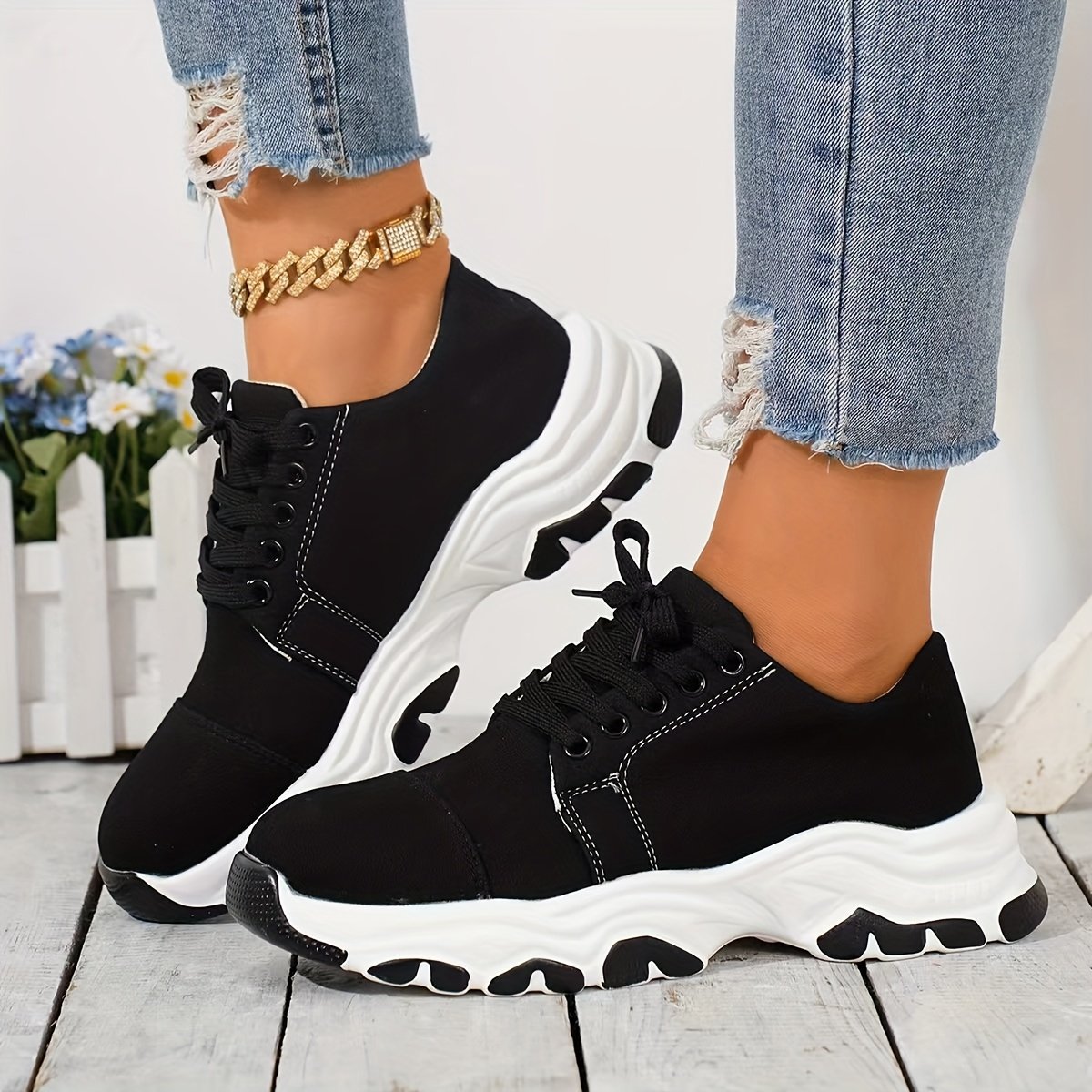 נעל העונה החדשה: נוחות ואלגנטיות בכל צעד! – תמונה 7