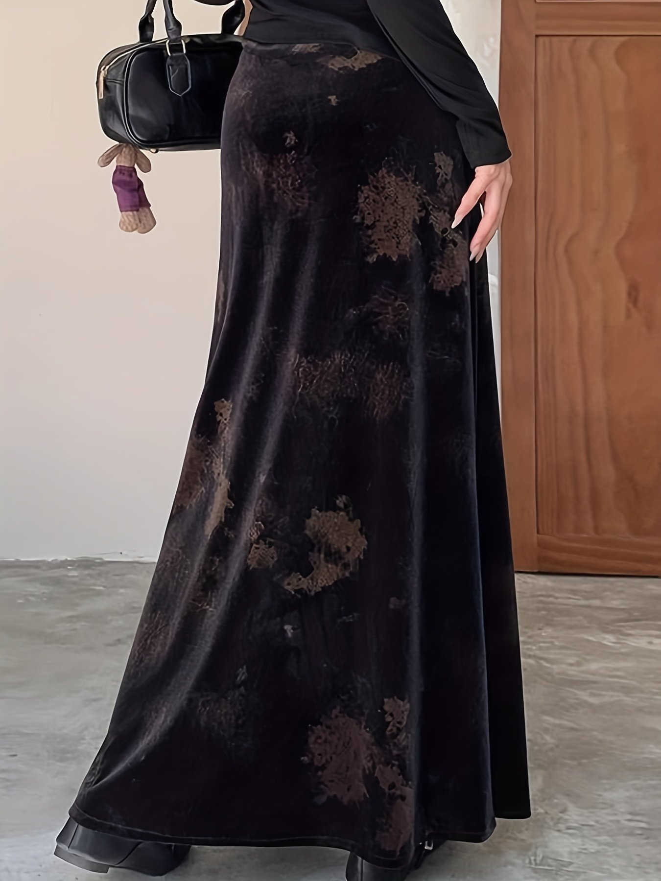 חצאית הפרחים הקסומה: אורך מקסי אלגנטי לכל אירוע מיוחד – תמונה 2