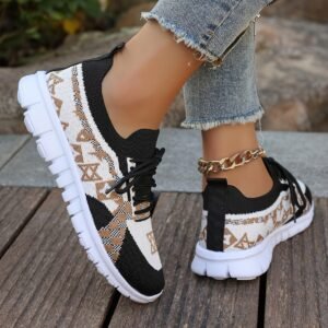 حذاء الراحة المطلقة: أناقة، خفة، وأداء لكل خطواتكِ!