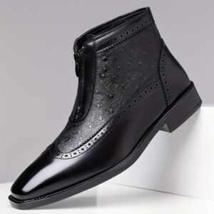 אלגנטיות ייחודית: מגף קרסול חום בהדפס יענה ופרטי ברוג יוקרתיים