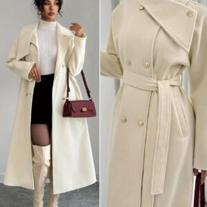 معطف الأناقة المزدوجة: إطلالة متألقة لكل مواسم الانتقال