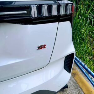 אלגנטיות מתחדשת לרכב שלך: סמל מתכת תלת מימדי!