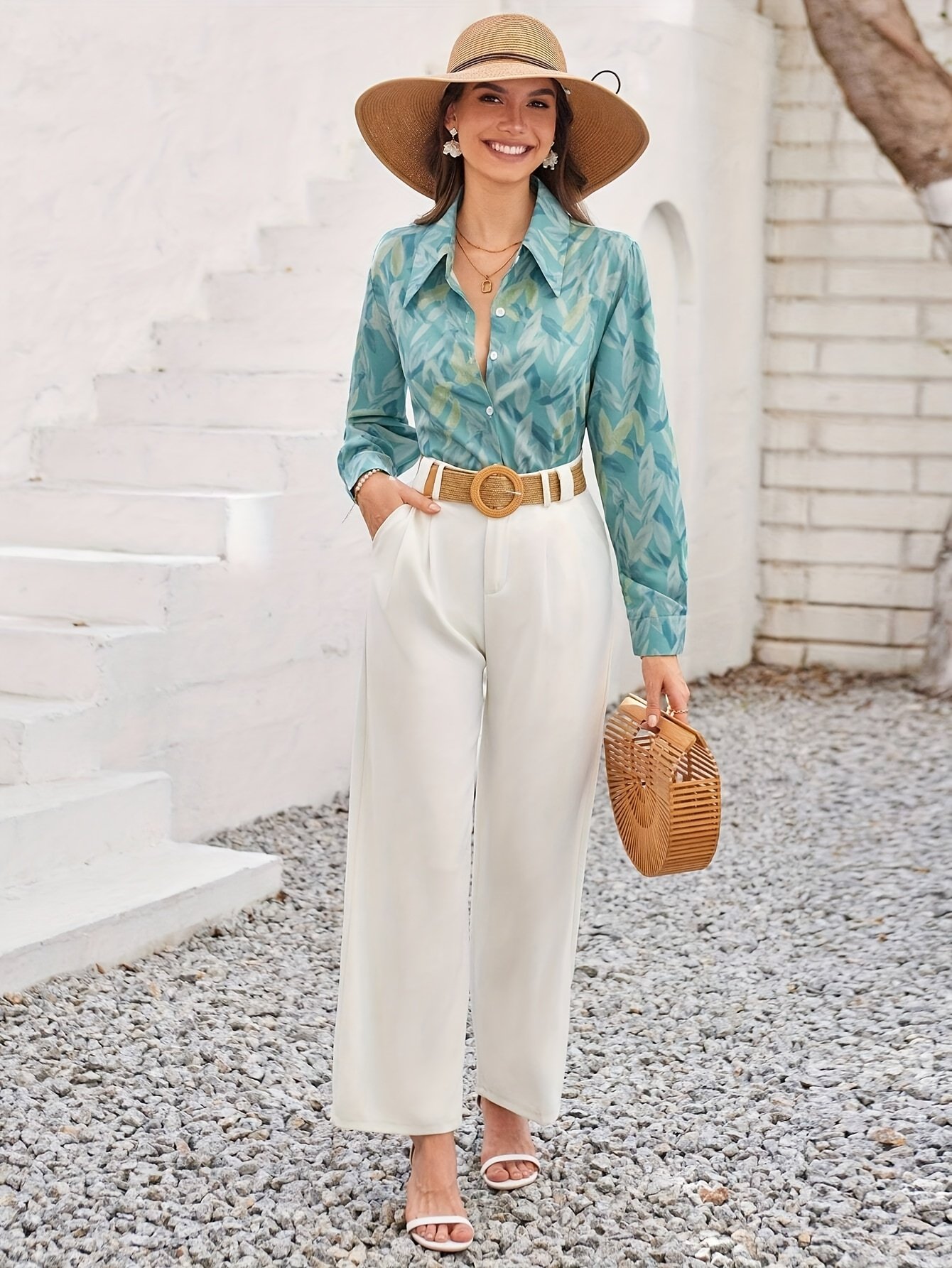 חולצת הפרחים הכחולים: אלגנטיות עכשווית לכל עונות השנה שלך! – תמונה 5