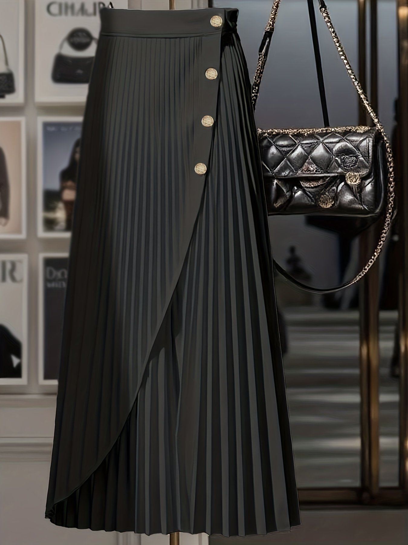 تنورة الأناقة المطلقة: تصميم يواكب جمالك في كل زمان ومكان