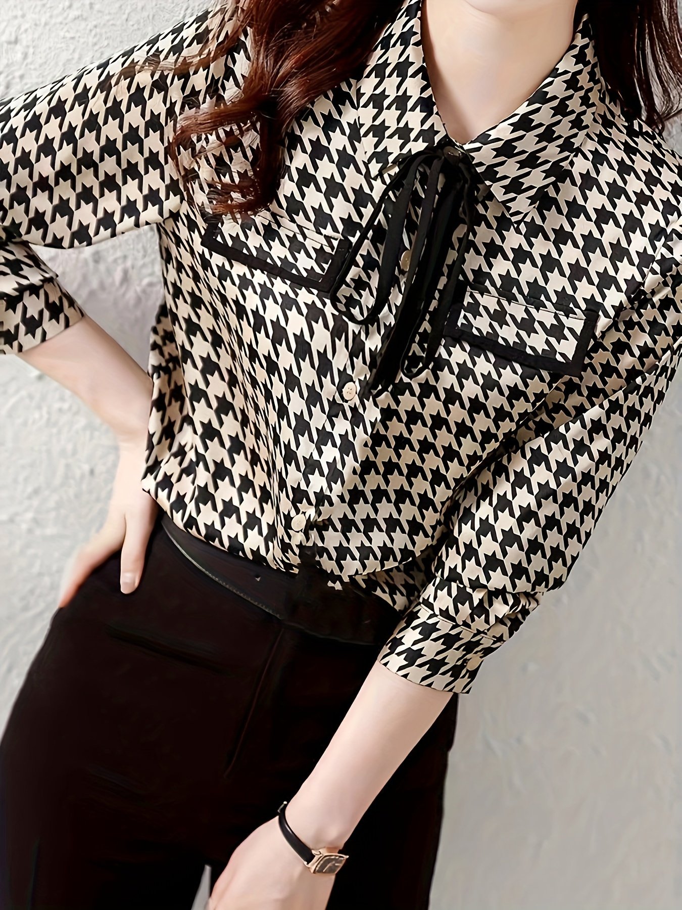 تألق بقميص المربعات الأنيق: أناقة تدوم - الصورة 4