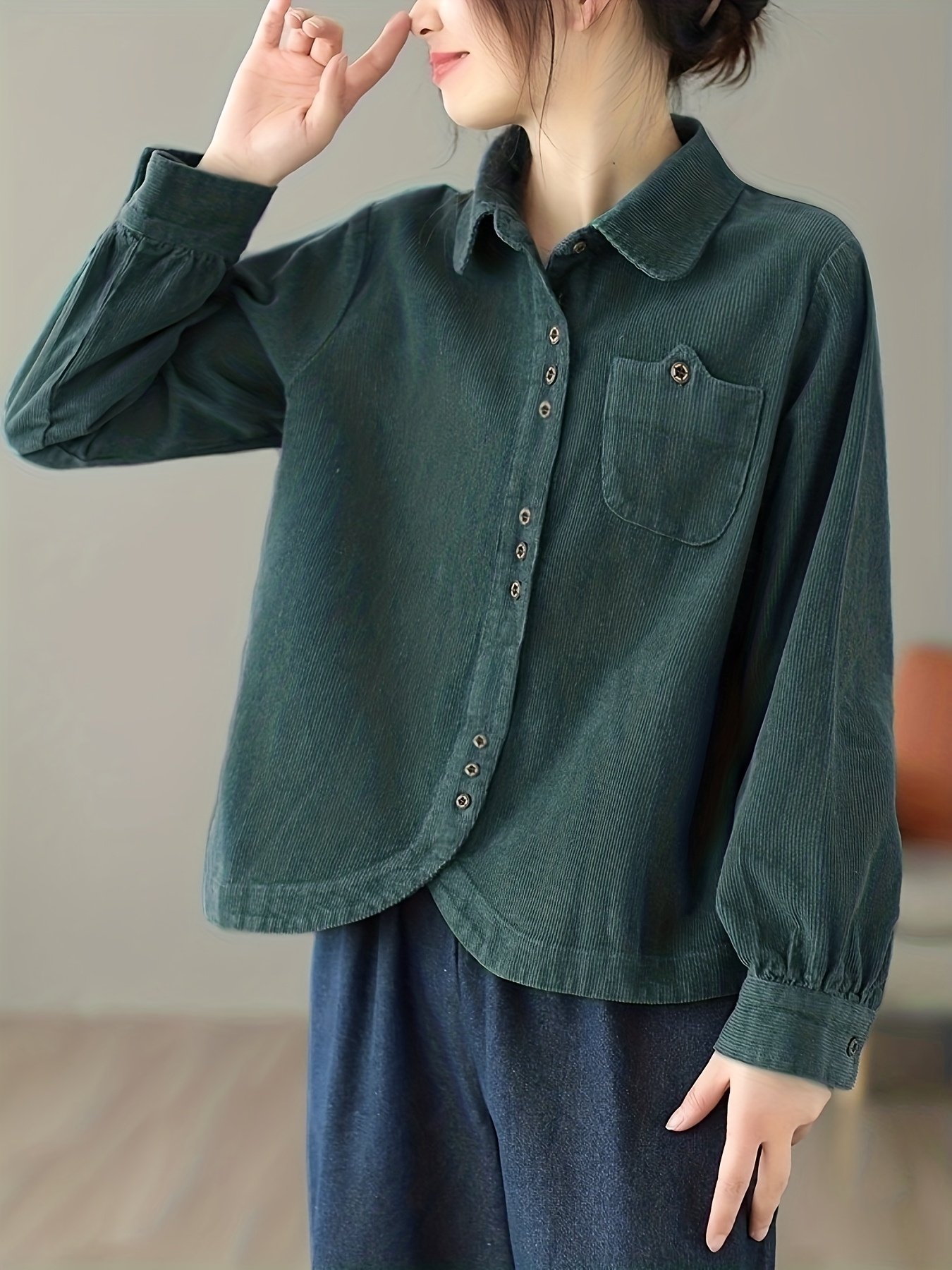 אלגנטיות סתווית חמה: חולצת קורדרוי אמנותית בעיצוב ייחודי! – תמונה 8