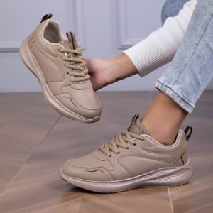 انطلقي بخفة وأناقة: حذاء رياضي نسائي مريح وعصري!