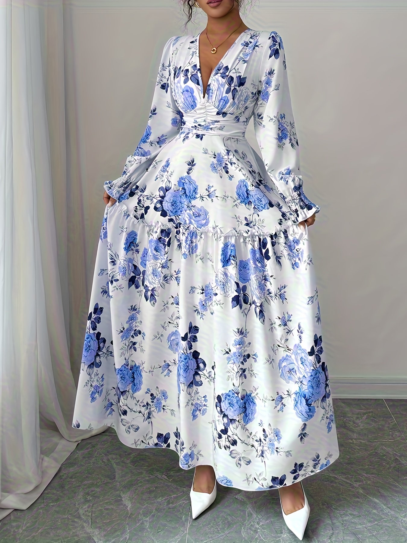 فستان الأنوثة الطاغية بكم الفانوس وقصة الـV - الصورة 5