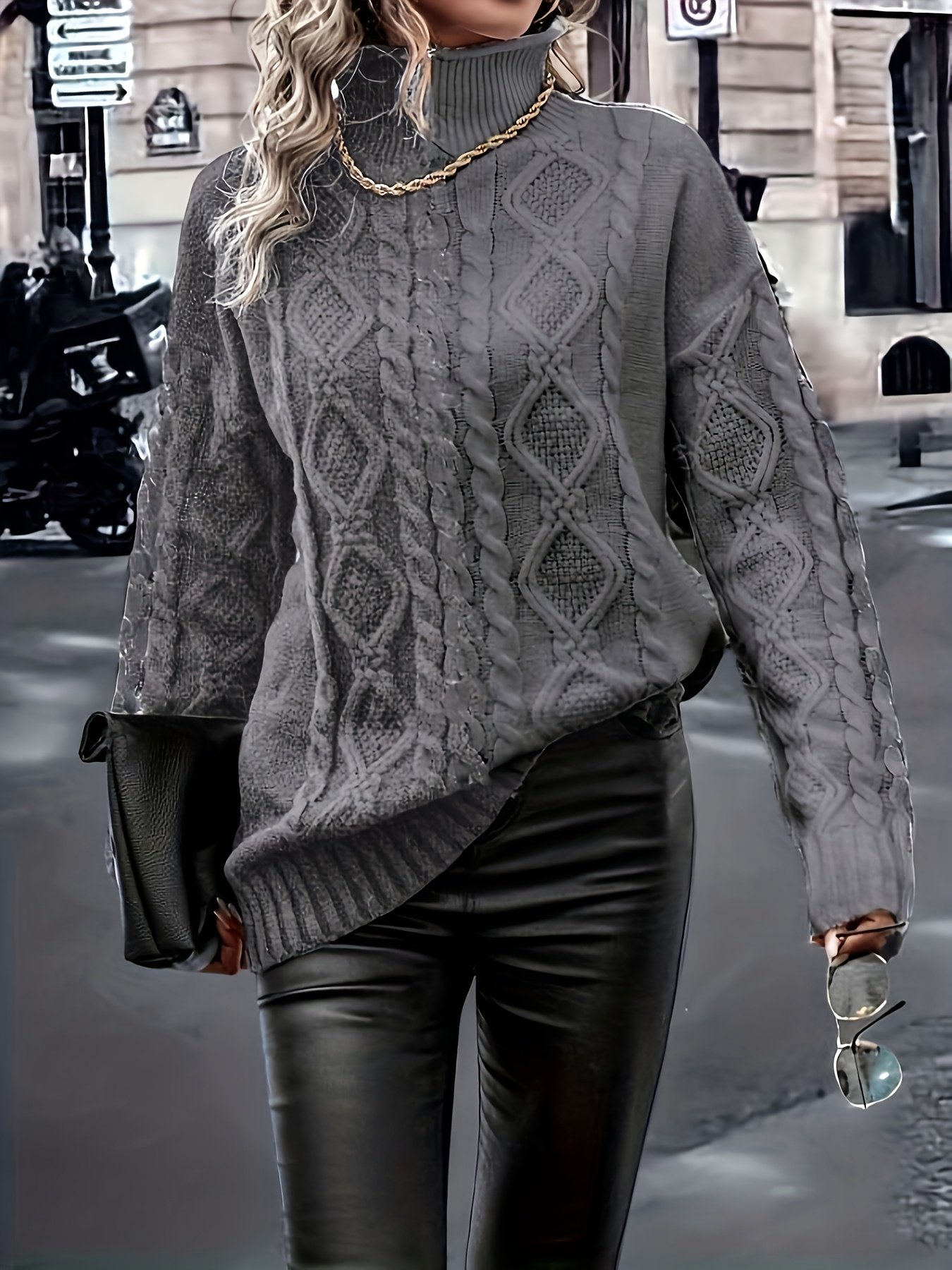 الدفء الفاخر والأناقة المطلقة: سويتر الرقبة العالية - الصورة 2