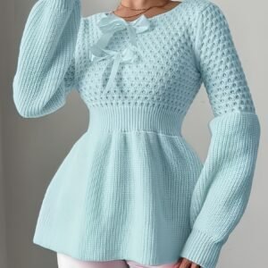 بلوزة القوس الأنيقة: سحر الشباب ورقي التصميم