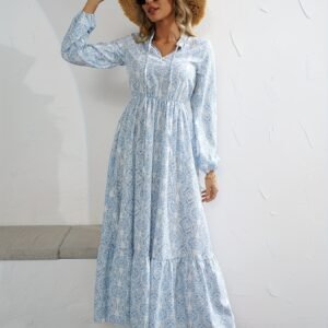 إطلالة متفردة: فستان ماكسي بياقة قائمة ونقوش أرجايل آسرة