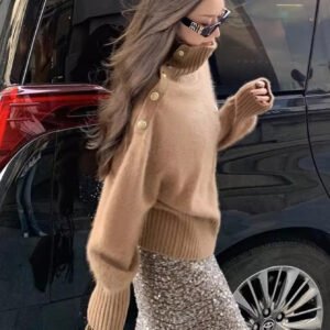 كنزة الأناقة والدفء: لمسة فخامة لكل يوم شتوي