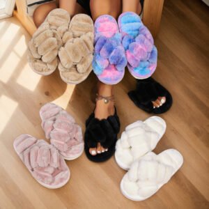 الراحة المخملية: شباشب منزل تمنح قدميكِ الدلال الذي تستحقانه!