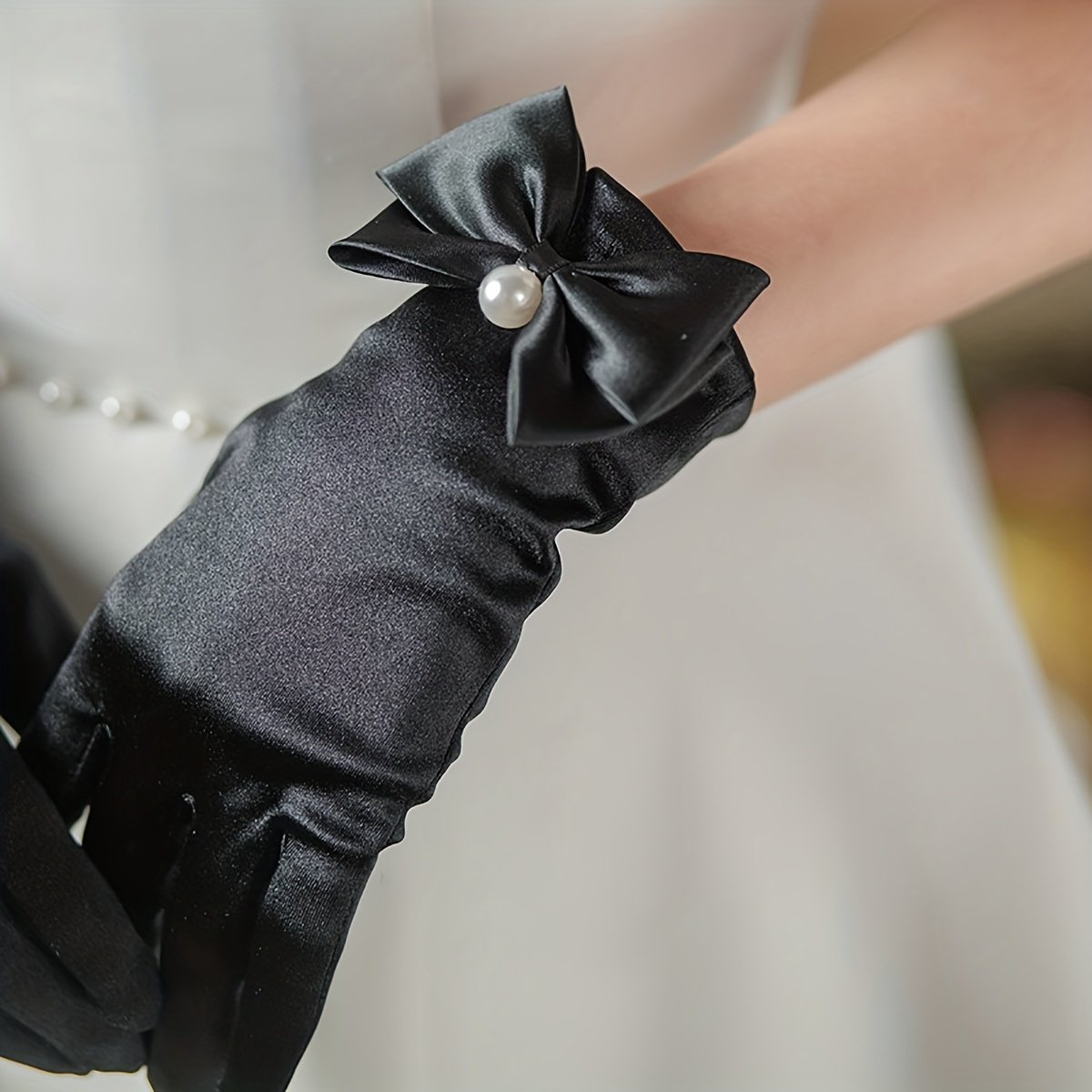 כפפות קטיפה אלגנטיות: מגע של קסם ללילותייך המיוחדים – תמונה 2