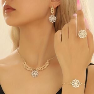 זהרי כאלת: סט תכשיטים יוקרתי בעלי זהב ופתיתי שלג