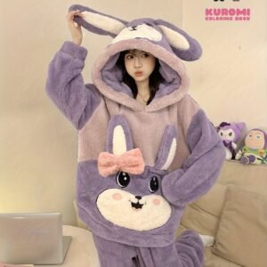 أحلام دافئة ومرحة: طقم بيجامة الأرنب المخملية الشتوية الفاخرة!