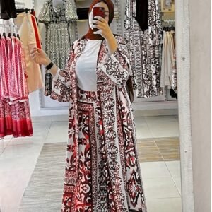 أناقة الشرق العصرية: طقمكِ الزهري الفاخر