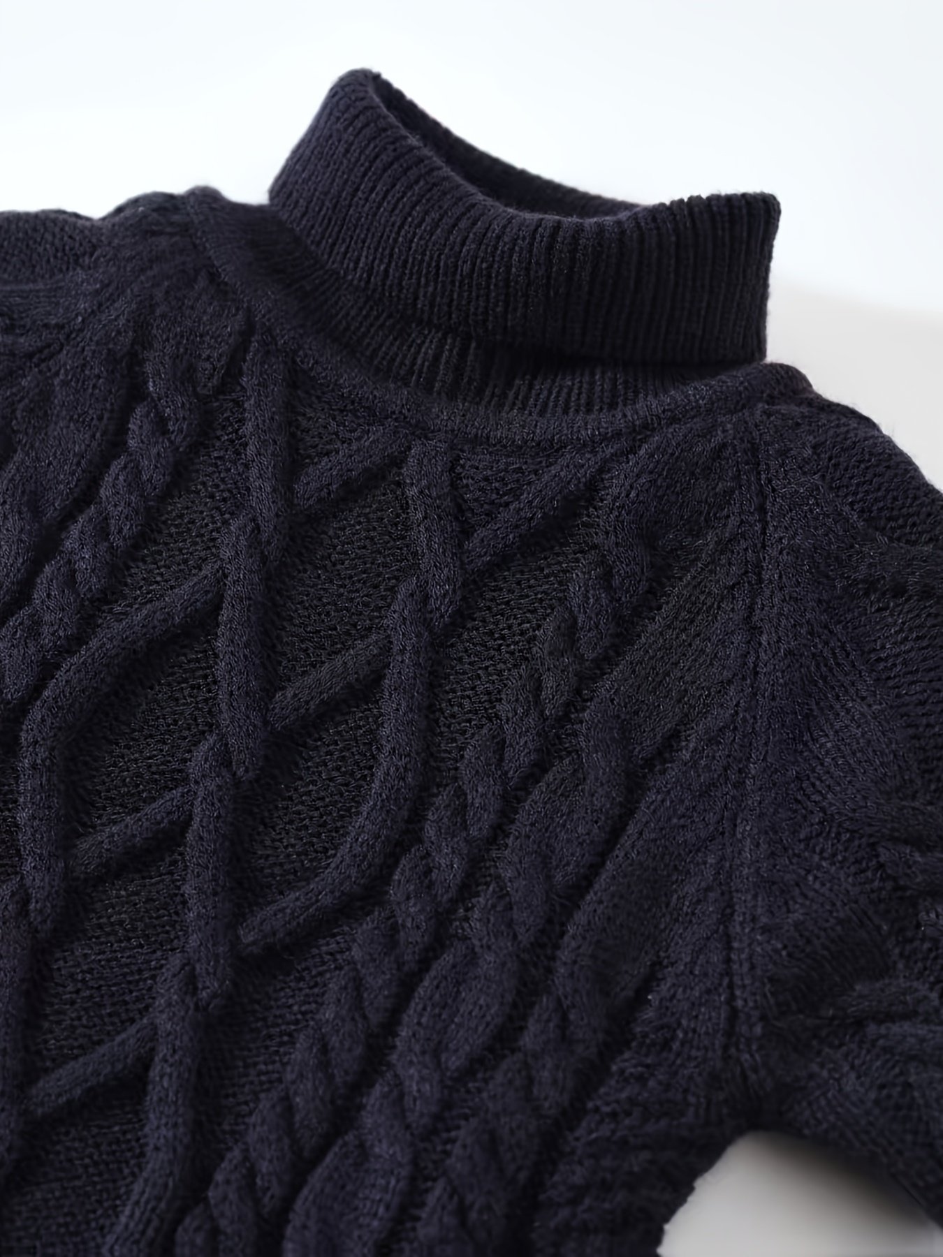 חום שאי אפשר לעמוד בפניו, אלגנטיות לכל יום: סוודר החורף לגיבורים הקטנים שלכם! – תמונה 7