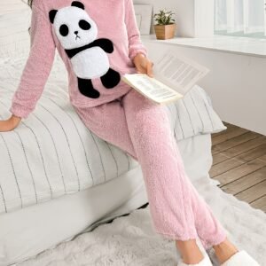 بيجامة الباندا المخملية: أحضان دافئة ونعومة لا تُضاهى!