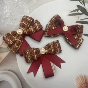 ربطة العنق الكاروهات: سحر الأناقة الشتوية الاحتفالية