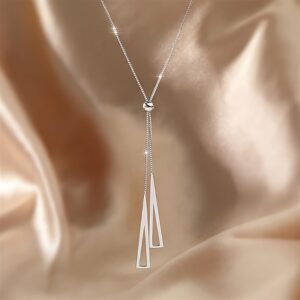 Elegant Triangle Necklace: An Eye-Catching Modern Touch
