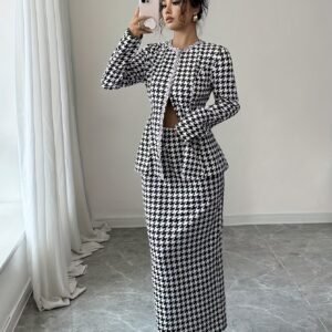 Fall/Winter Elegance: Your Luxurious Set with an Exceptional Design