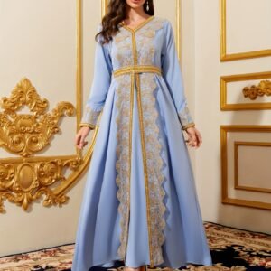 عباءة الأناقة الذهبية: سحر شرقي لكل مناسبة